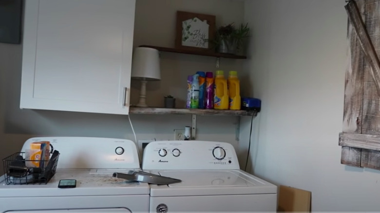 Farmhouse style laundry room