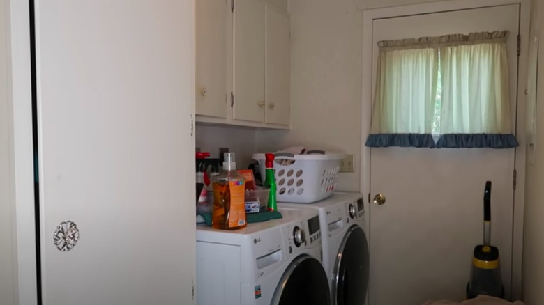 Outdated laundry room