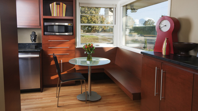 Modern style bench breakfast nook