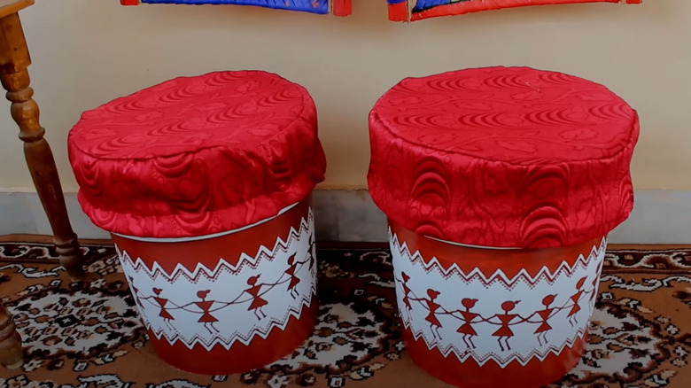 buckets with padded cushions