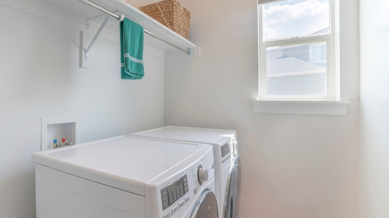 drying rack under shelf