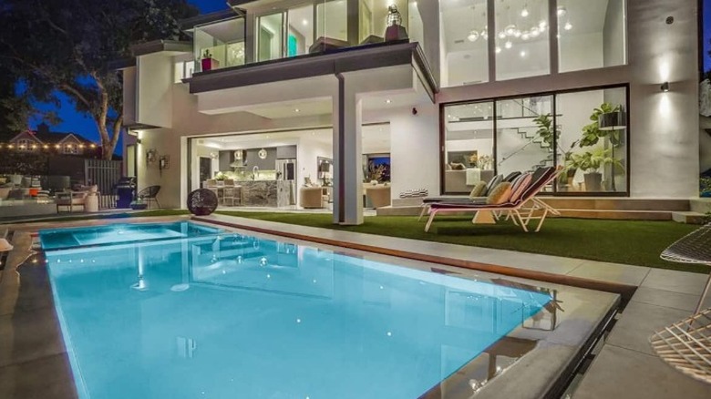 Airbnb Hollywood Hills home with pool