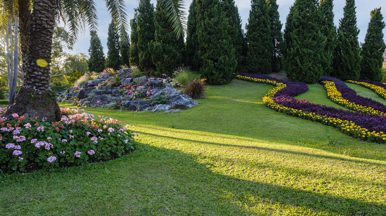 Flower bed designs