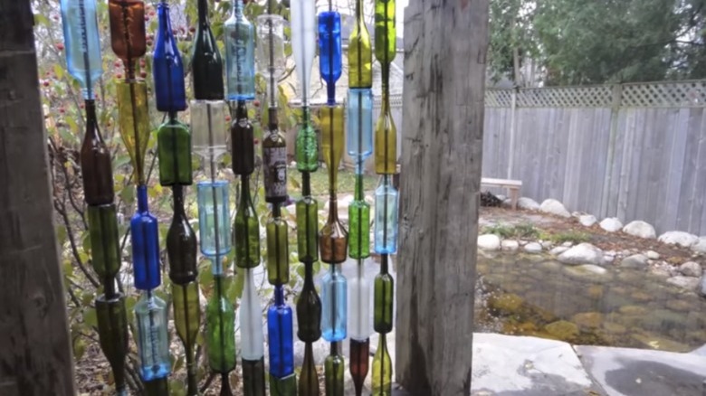 Glass bottle wall