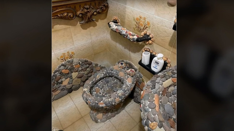 pebble stone toilet