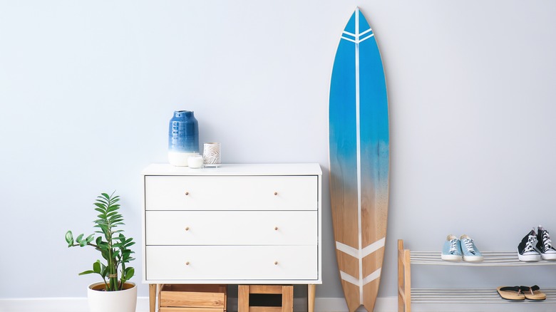 surfer decor