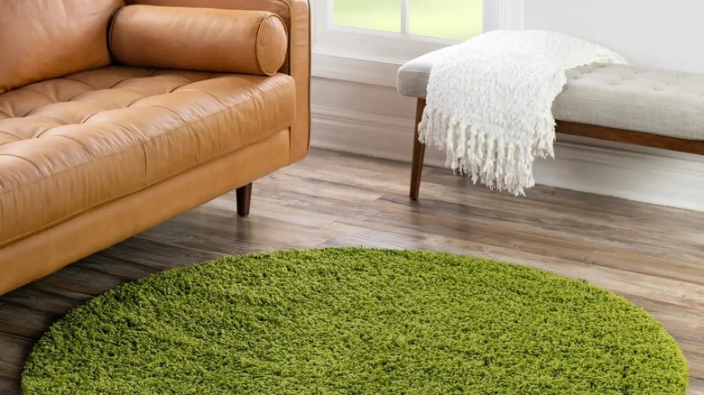 green shag rug