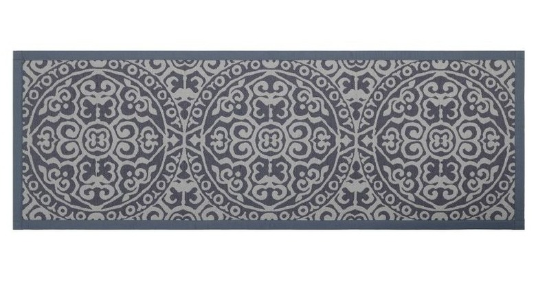 Gray medallion style rug