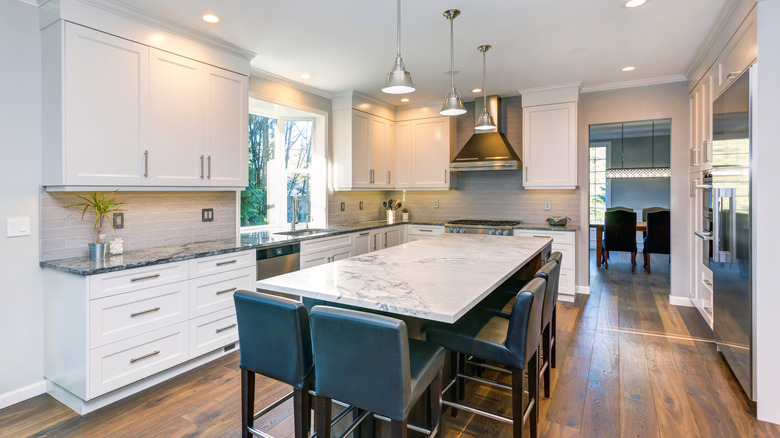 Marble breakfast bar kitchen