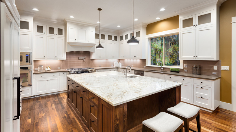 Traditional kitchen marble island