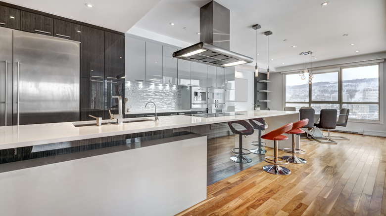 Long modern kitchen