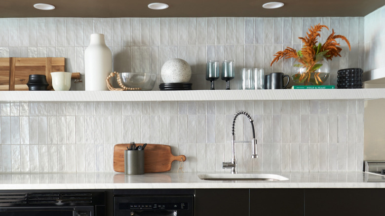 Cinque Cerra Saunders kitchen backsplash