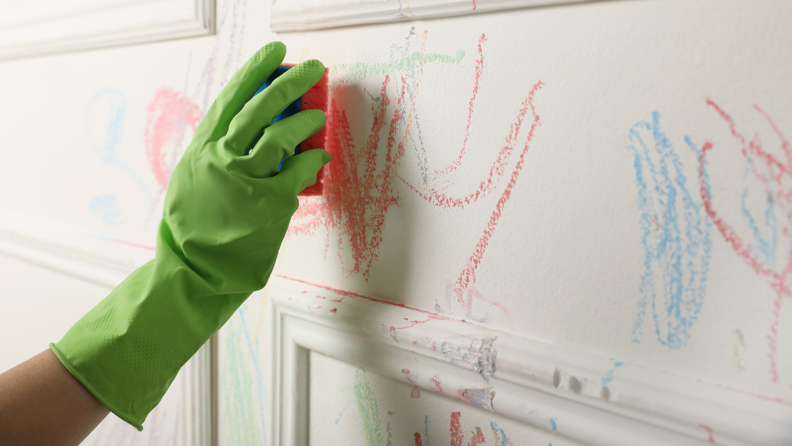 25 Of People Agree This Cleaner Doesn't Remove Marks From Walls