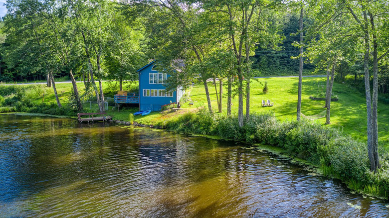 Swan Lake New York lake house 