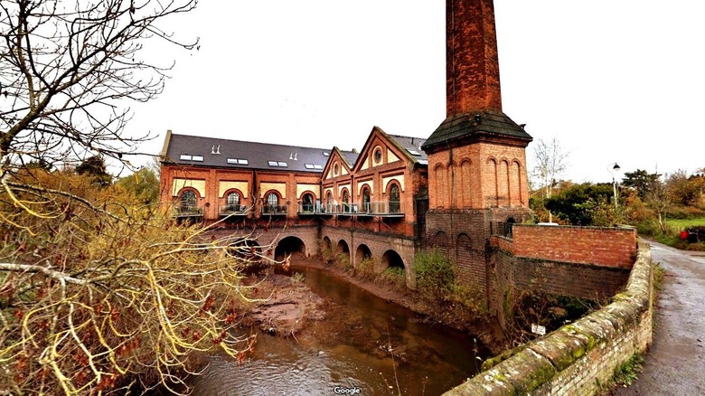 Airbnb hydro-electric power station in england