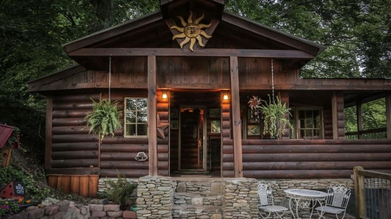 Airbnb riverside cabin in Georgia