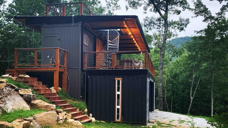 Appalachian container cabin in Otto, North Carolina 