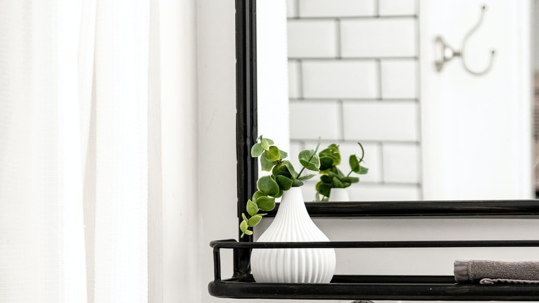 Black and white bathroom