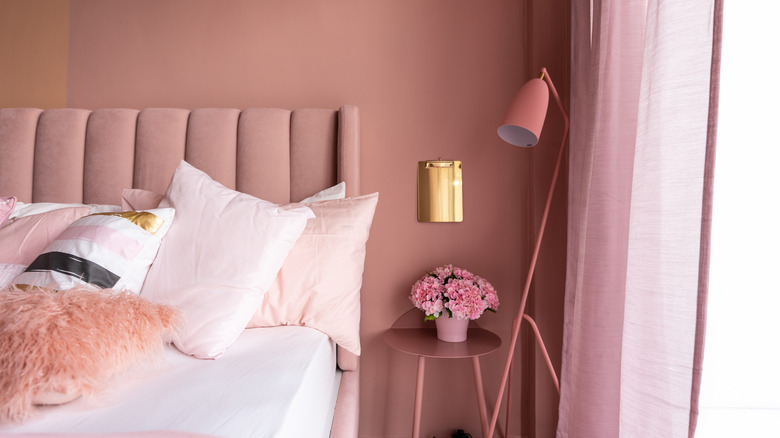 pink bedroom 