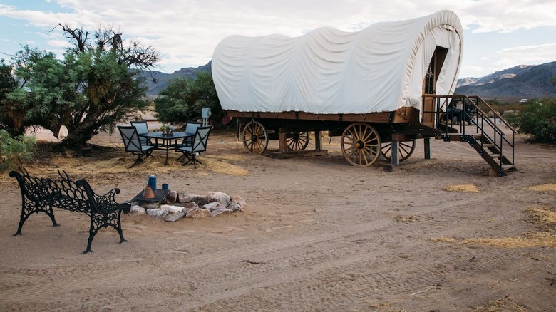 Covered wagon