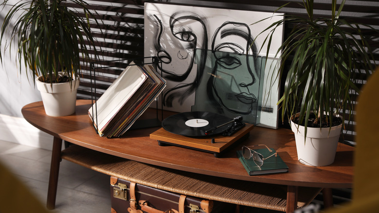 Vinyl player on endtable