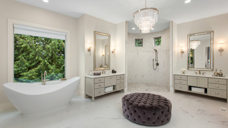 luxurious chandelier in bathroom