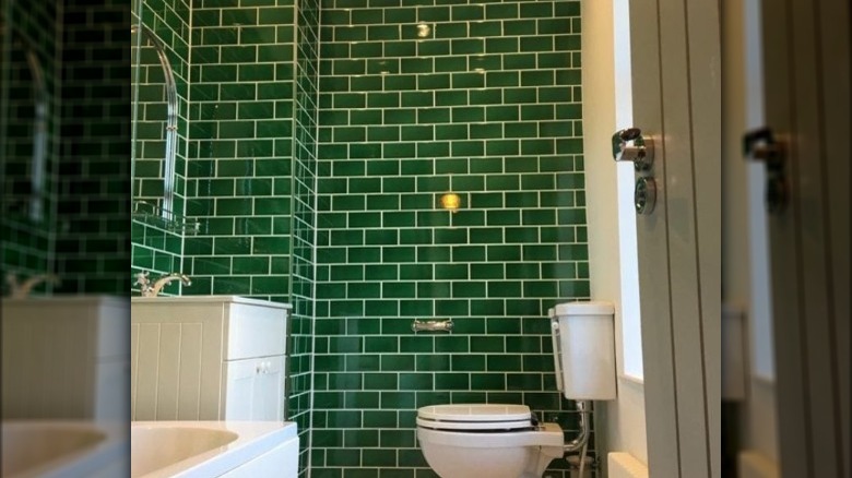 Green bathroom tile