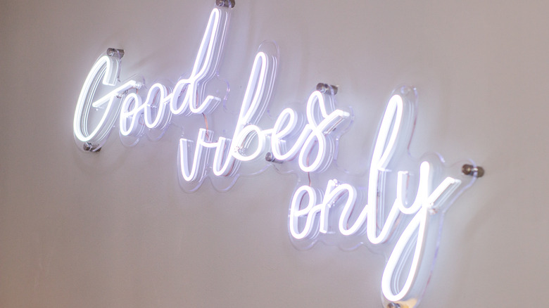 Good vibes only neon sign