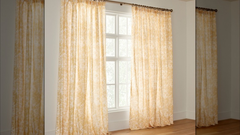 Pottery Barn Yellow Sorrel Toile Linen Cotton Curtain