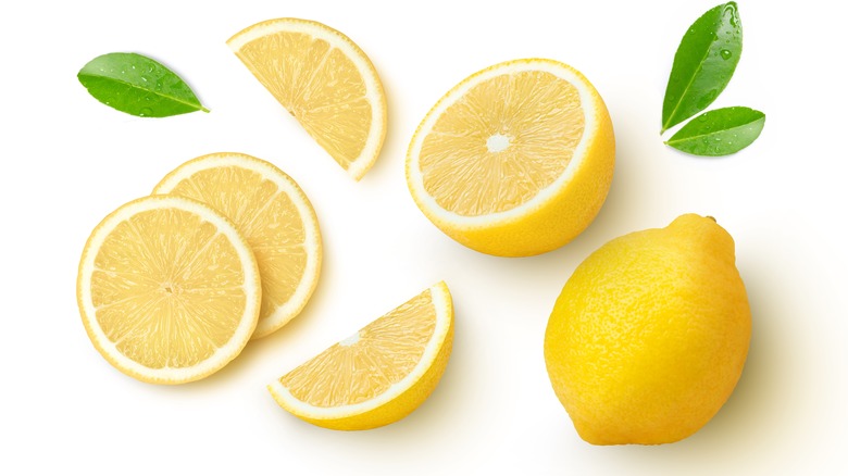 Sliced lemons