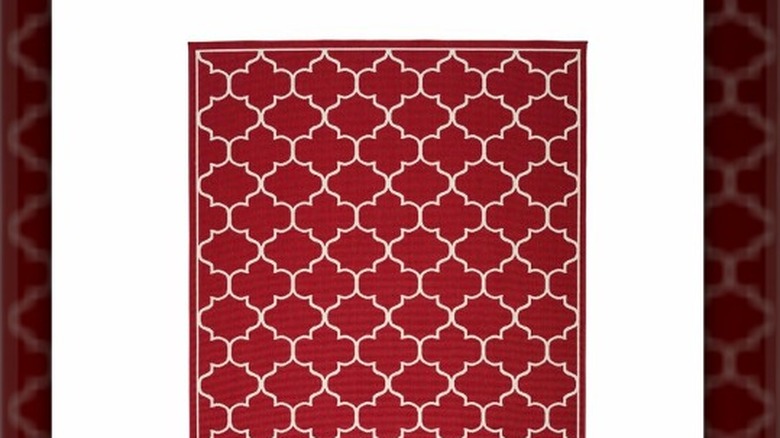 Red lattice area rug