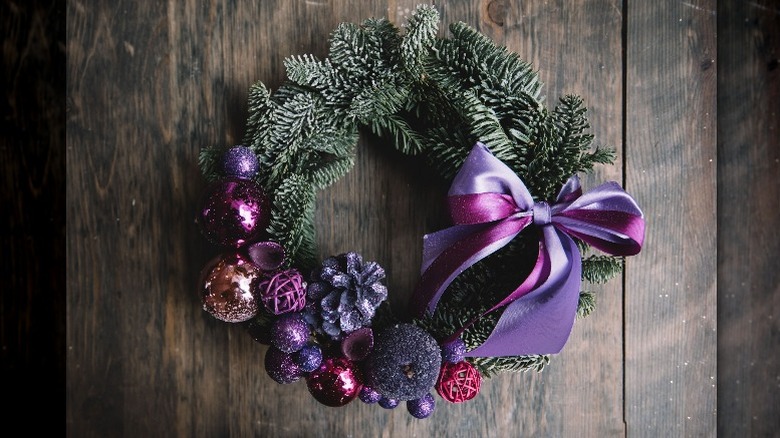 Wreath with purple ornaments