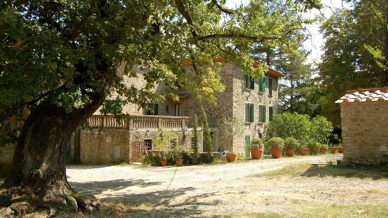 Tuscany Airbnb weddings 