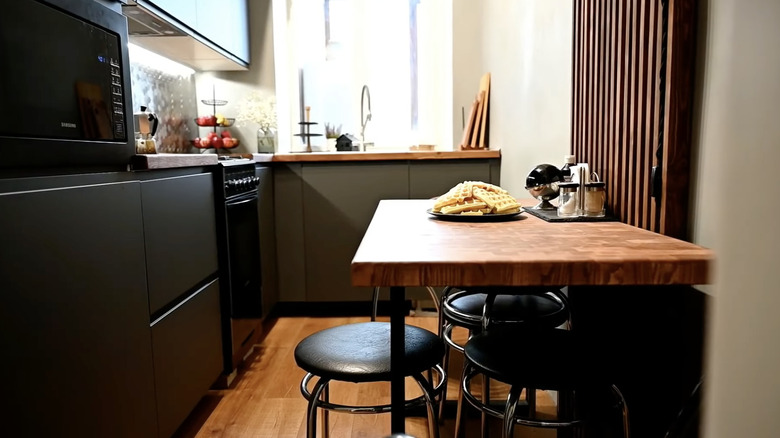 green and modern kitchen 