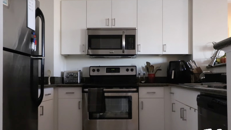 plain white kitchen