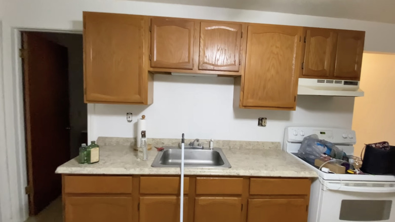 cheap rental kitchen