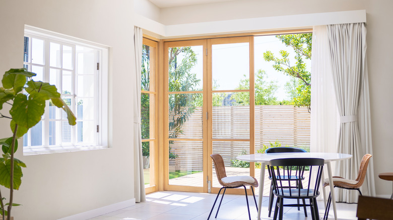 accordion doors near table