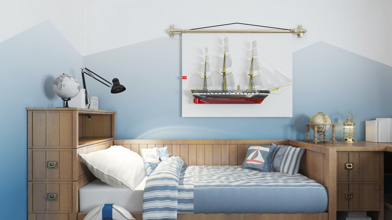 Nautical themed bedroom