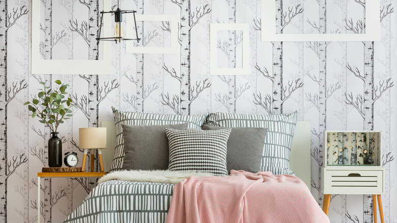 botanical wallpaper in bedroom