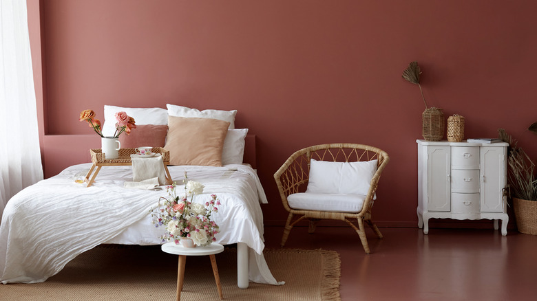 dusty pink bedroom 