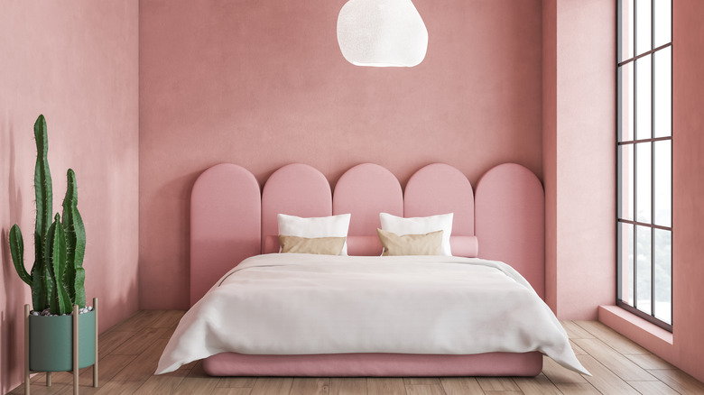 Light pink bedroom 