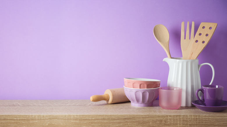 purple kitchen accents 