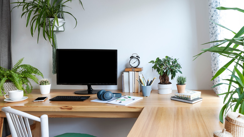 L-shaped desk 