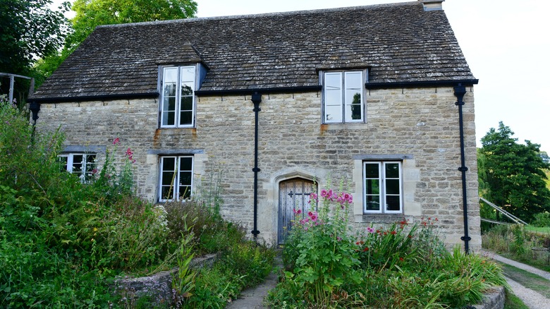 medieval cottage 