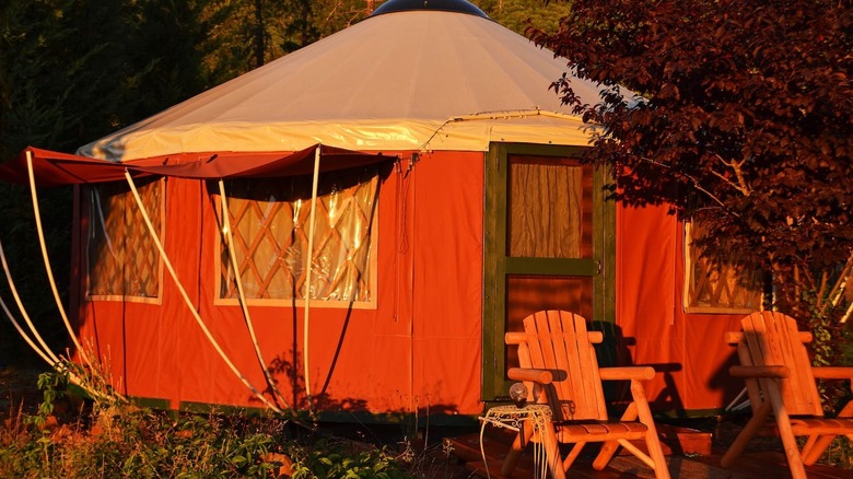 Applegate Valley yurt in Oregon Airbnb 