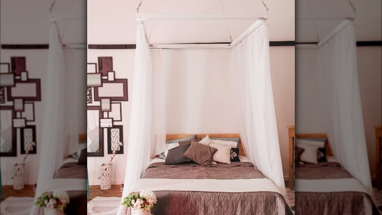 Ceiling mounted four poster canopy