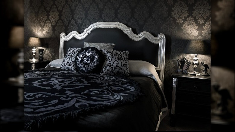 Goth bedroom damask patterns