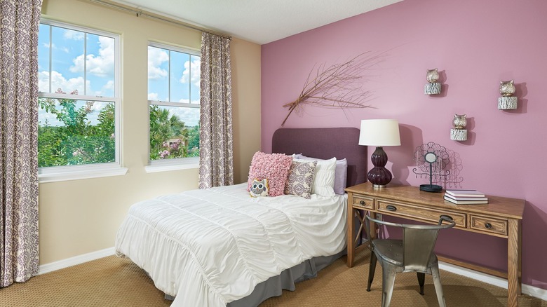 bedroom painted mauve