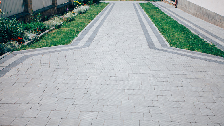 contrasting paver style
