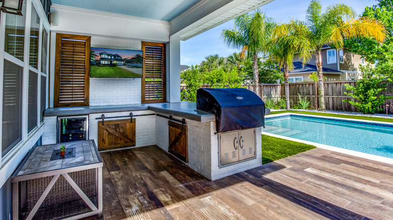 tropical backyard bar 